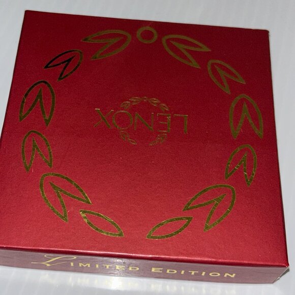 Lenox Curious George Christmas Ornament, Macy's Parade - Picture 5 of 7